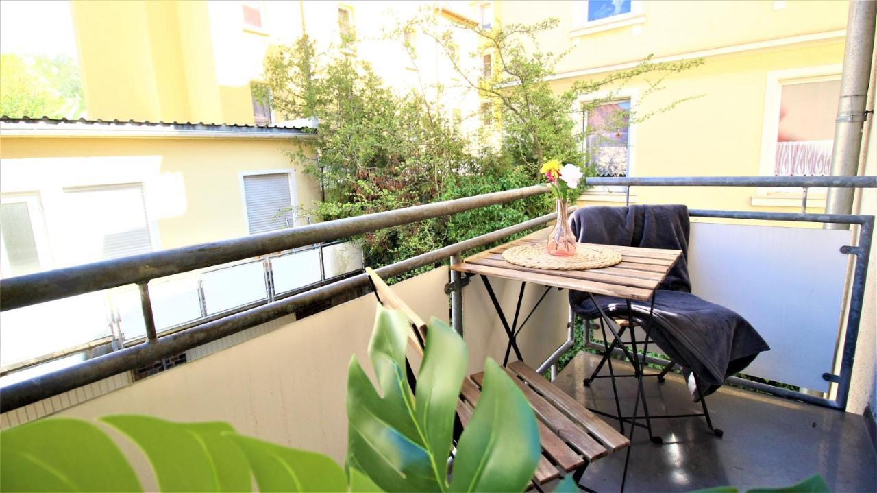 Homie Stay Schiestlstrasse - Moderne Altbauapartments, Nahe Stadtzentrum & Weinberge 维尔茨堡 外观 照片